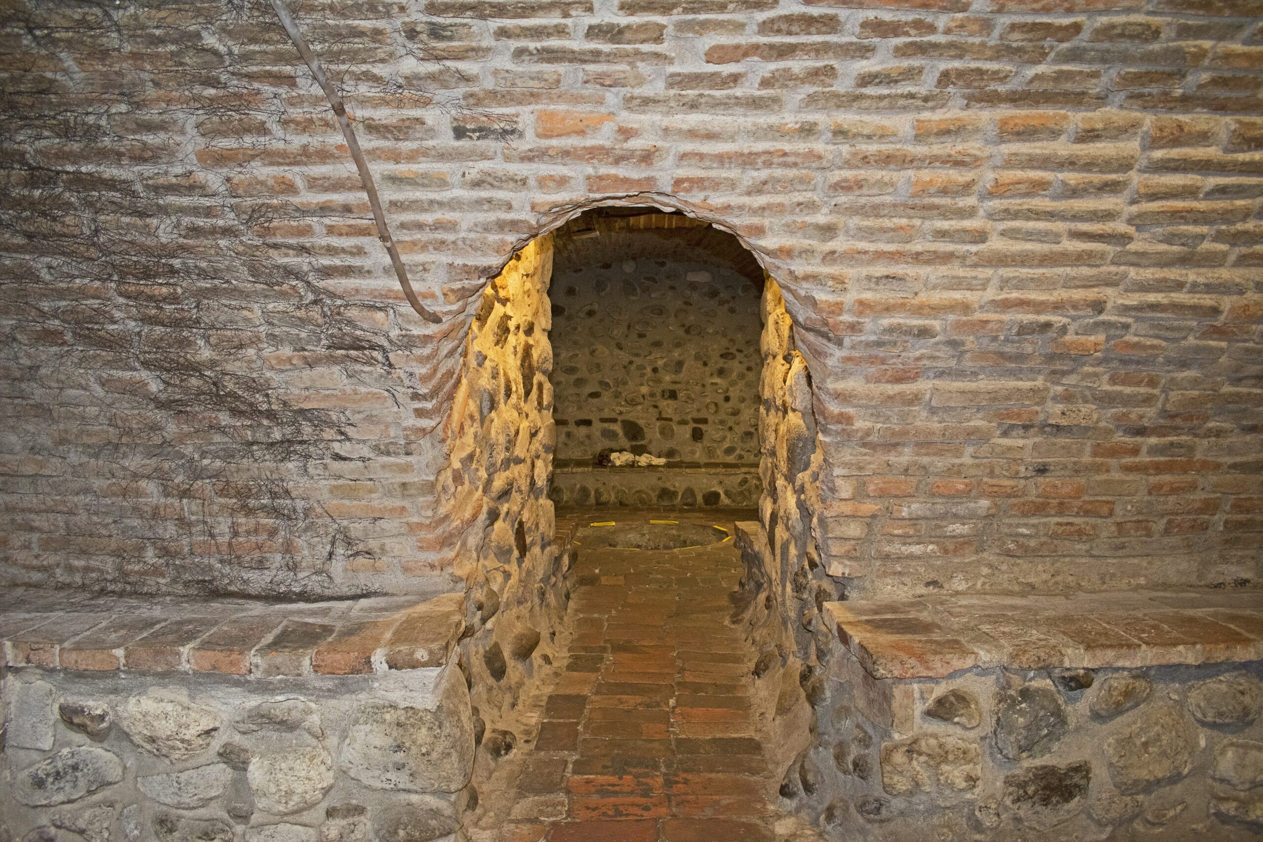 Interior de la Catedral Vieja de Cuenca, sede episcopal desde 1786 y centro del poder eclesiástico durante la resistencia realista de 1809 a 1811