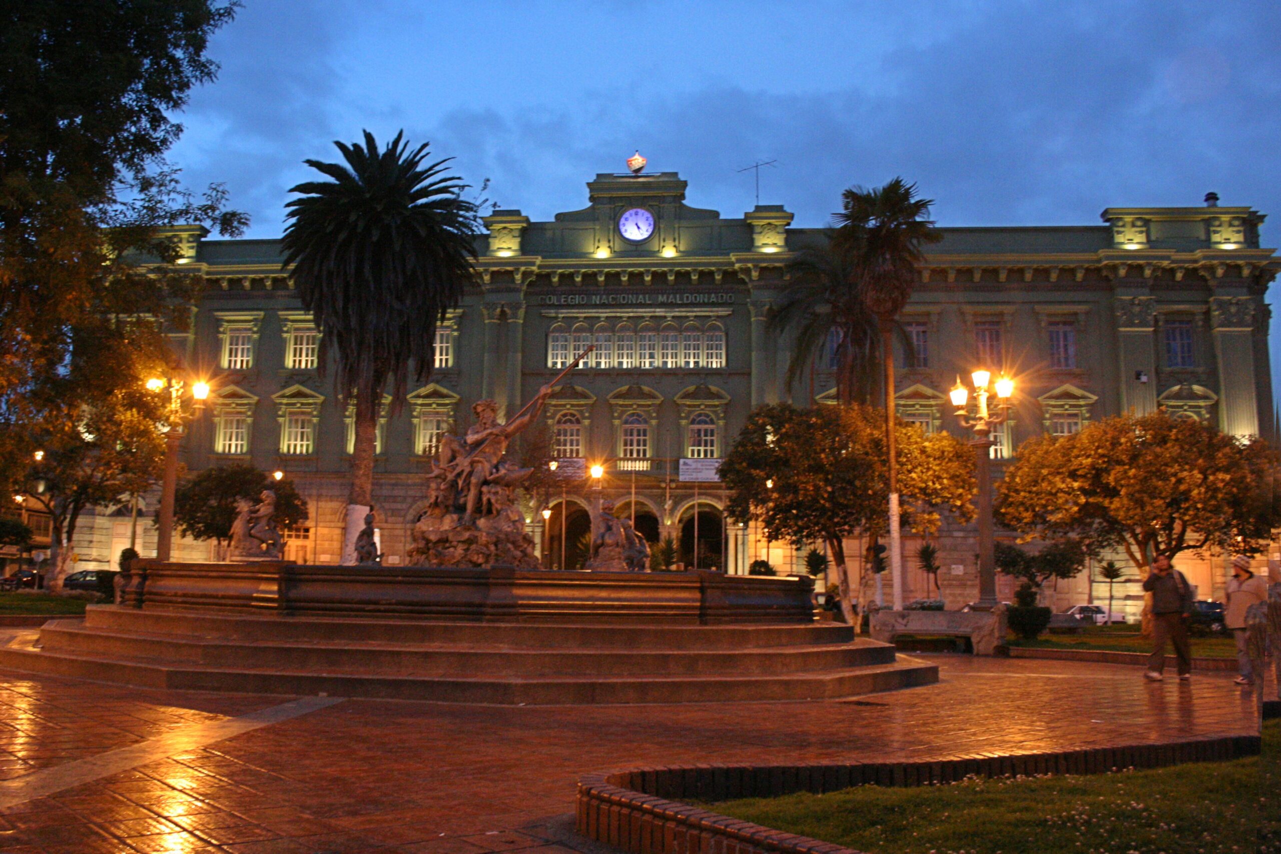 Fachada del Colegio Maldonado de Riobamba, edificio del antiguo Convento Menor del Santísimo Rosario donde sesionó el Congreso Constituyente de 1830