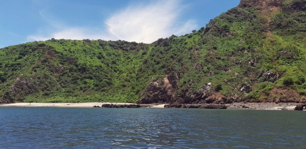 Comuna e isla Salango en la costa sur de Manabí, Ecuador