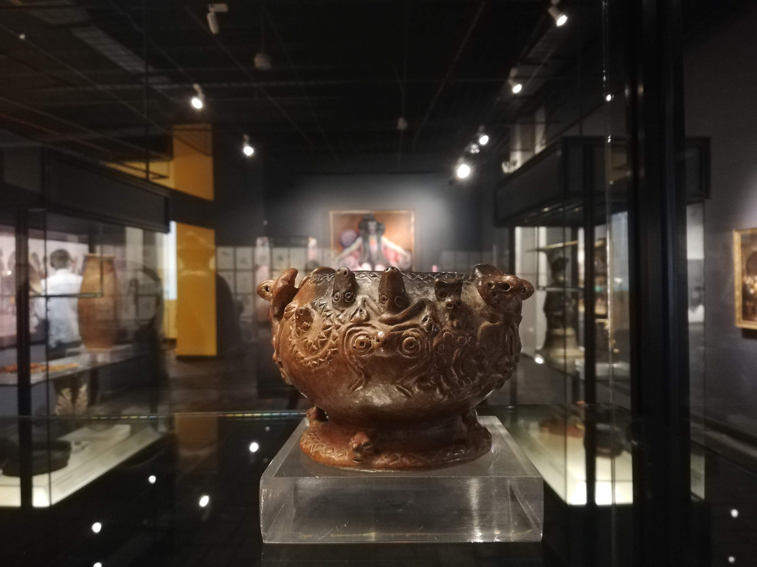 Cuenco de cerámica típico de la cultura Milagro-Quevedo, conocido como cocina de brujo