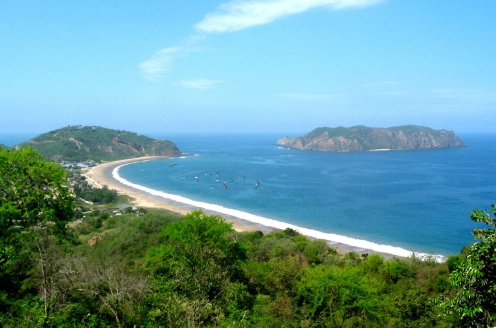 Paisaje costero de la isla de Salango, en la provincia de Manabí, Ecuador.