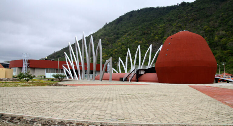 Ciudad Alfaro, en Montecristi, sede de la Asamblea Constituyente de la Revolución Ciudadana (2007-2008)