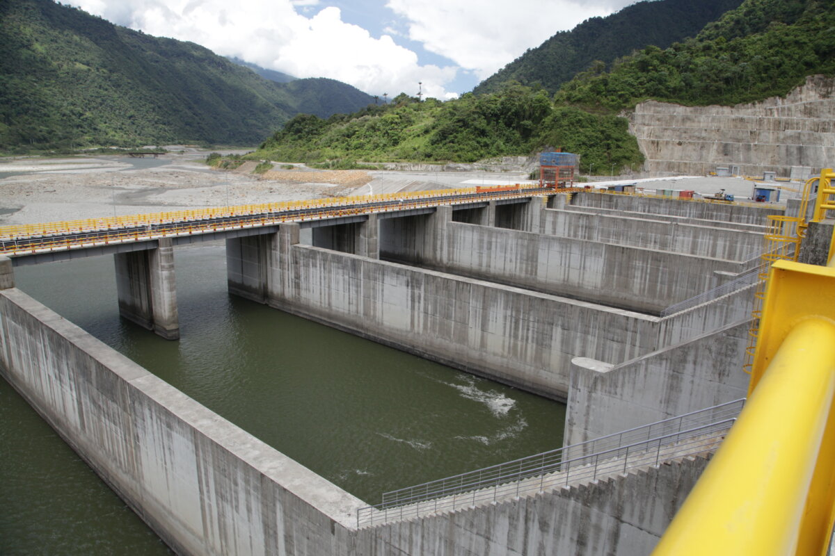 Central Hidroeléctrica Coca Codo Sinclair durante su construcción