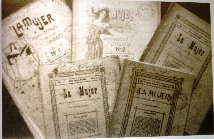 Portada de la revista La Mujer, primera publicación feminista del Ecuador, fundada en 1905
