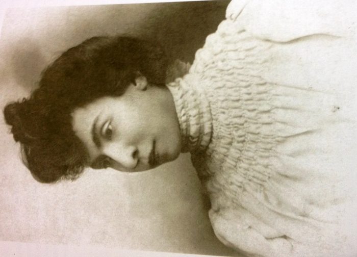 Retrato de Zoila Ugarte de Landívar, escritora y feminista ecuatoriana, fundadora de la revista La Mujer